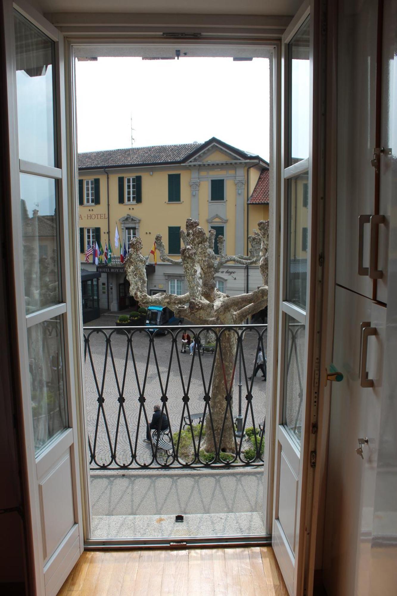 Balconi San Giorgio Bed and Breakfast Βαρένα Εξωτερικό φωτογραφία