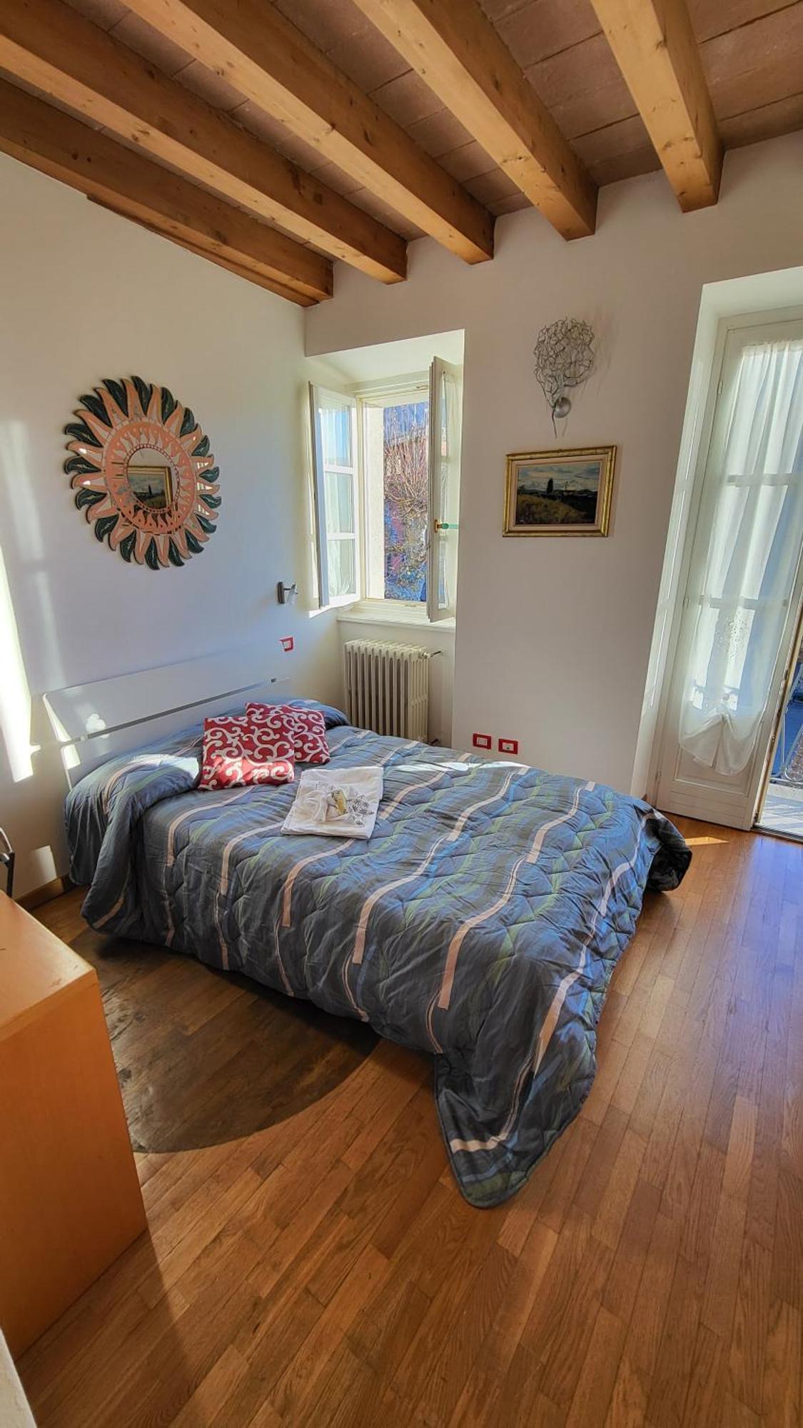Balconi San Giorgio Bed and Breakfast Βαρένα Εξωτερικό φωτογραφία