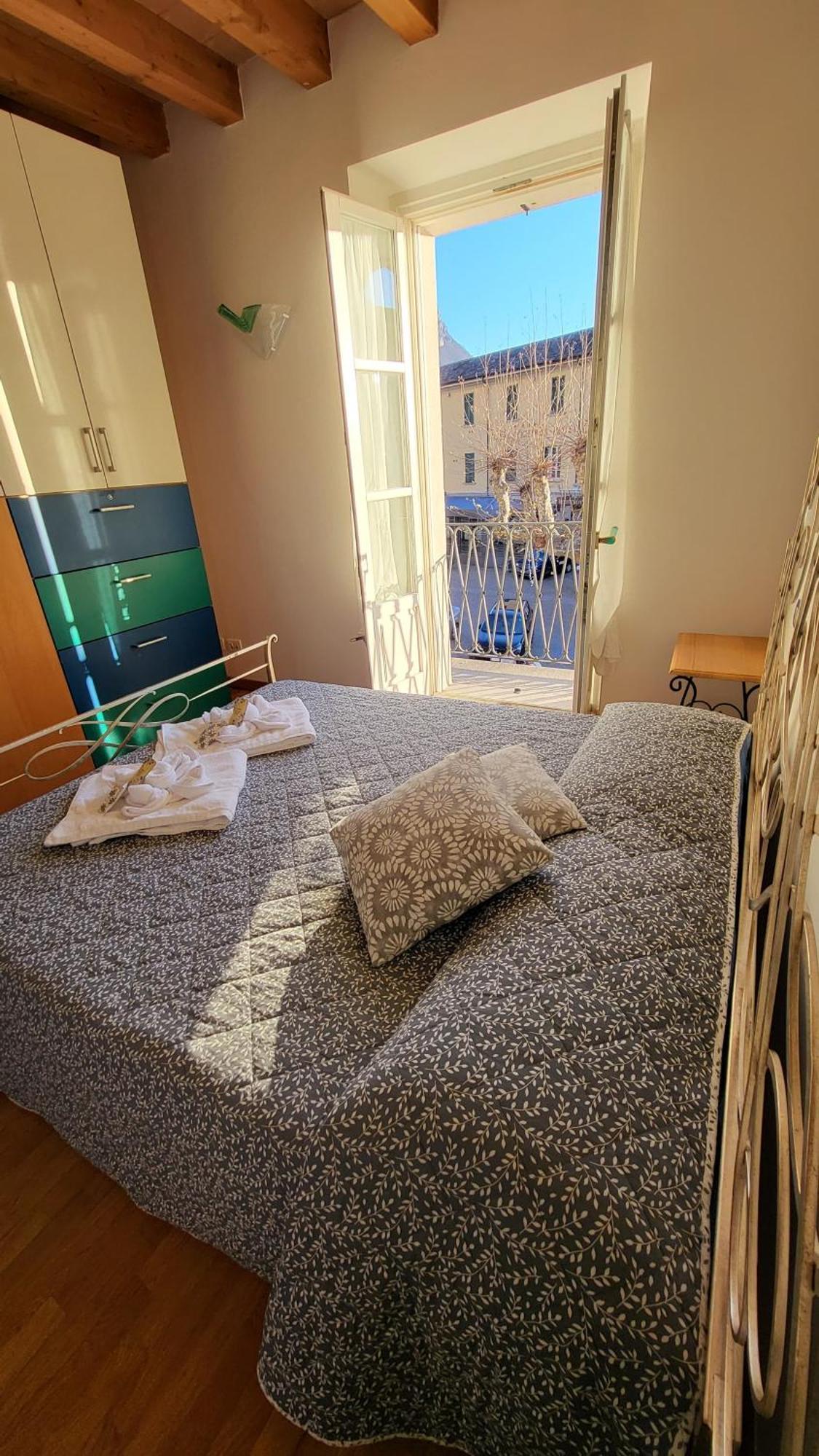 Balconi San Giorgio Bed and Breakfast Βαρένα Δωμάτιο φωτογραφία